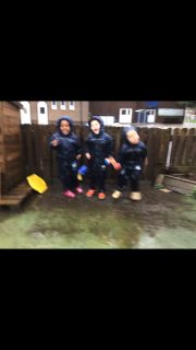 Rain won’t stop Reception! The children worked together to build a bridge. ☔️💧
